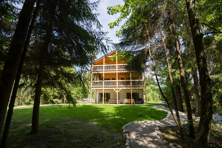 Chata tatranský medveď Demänovská dolina celkový pohľad_II
