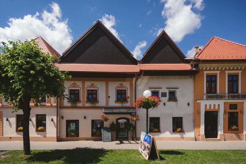 hviezdoslav hotel exterier pivnica vinaren