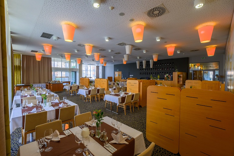 Hotel Astrum Laus_reštaurácia