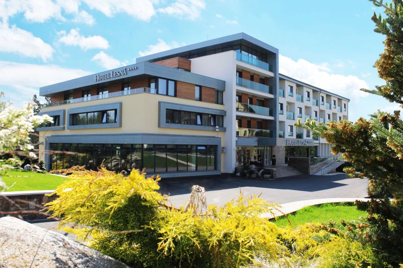 otvorenie hotel lesná 11