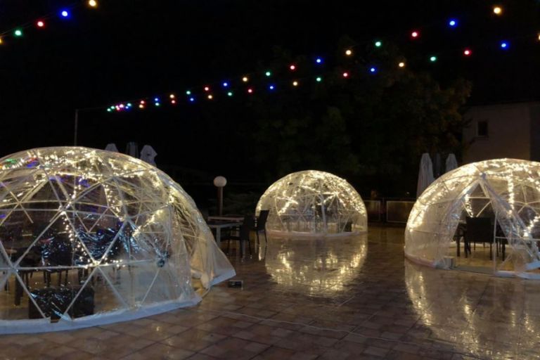regal burger iglu bublina proti korone 2 uvod