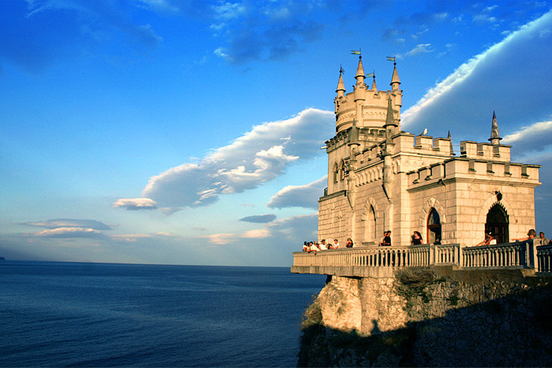 laska stavby swallows nest castle