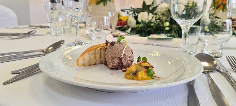 Cateringová spoločnosť Harmónia chuti_svadby_oslavy_burgre_catering Orava