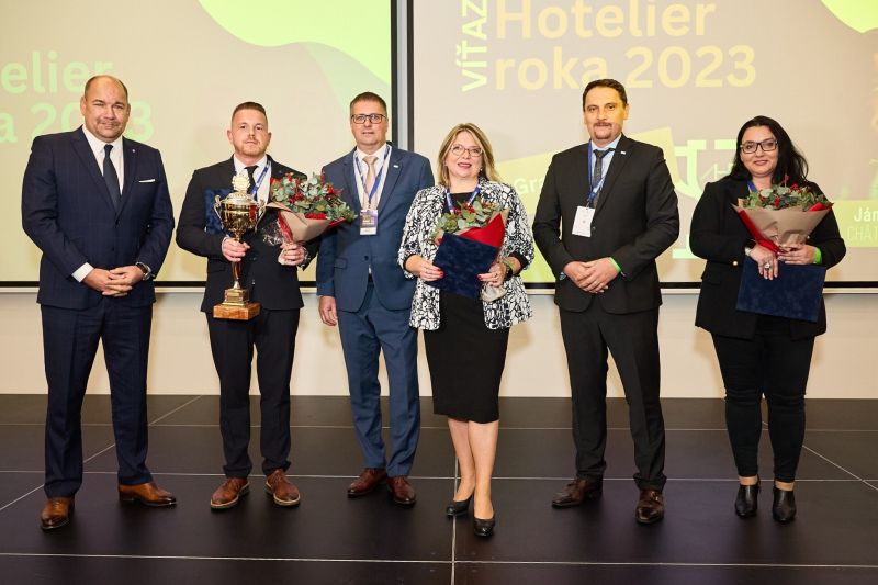 hotelier roka 1 mala