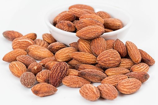almonds 1768792 340